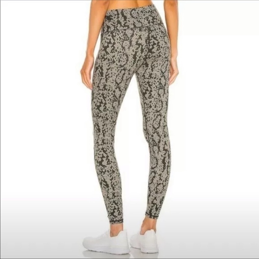 Varley snake print Century leggings small new - Picture 4 of 14